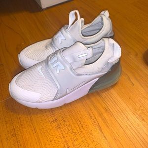 White/silver Nike kids sneaker size 1
